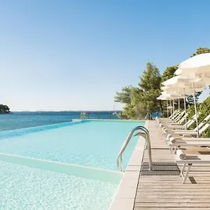 4* Szálloda Crvena Luka